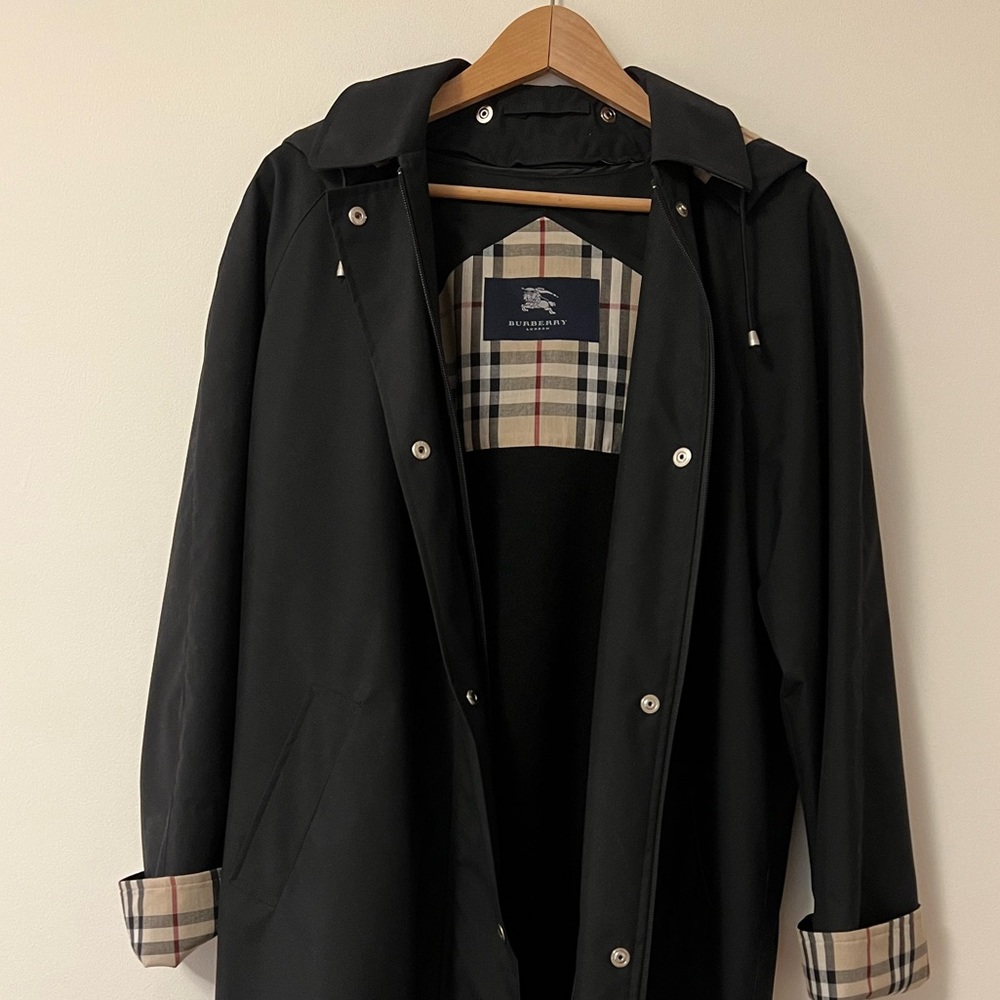 Classic Burberry rain coat with removable wool liner